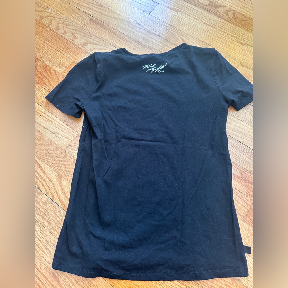 Karl Lagerfeld Paris T-Shirt. Raised pearl design. Size XS - Picture 2 of 3